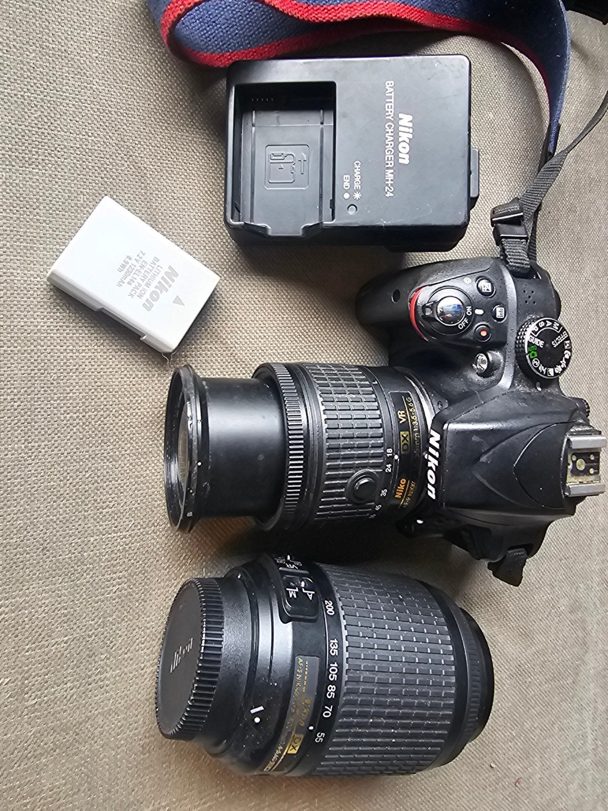 Nikon D3300 Spiegelreflexcamera met 2 lenzen en accessoires, Ingebouwde flitser, Gebruikt, Spiegelreflex, Accu