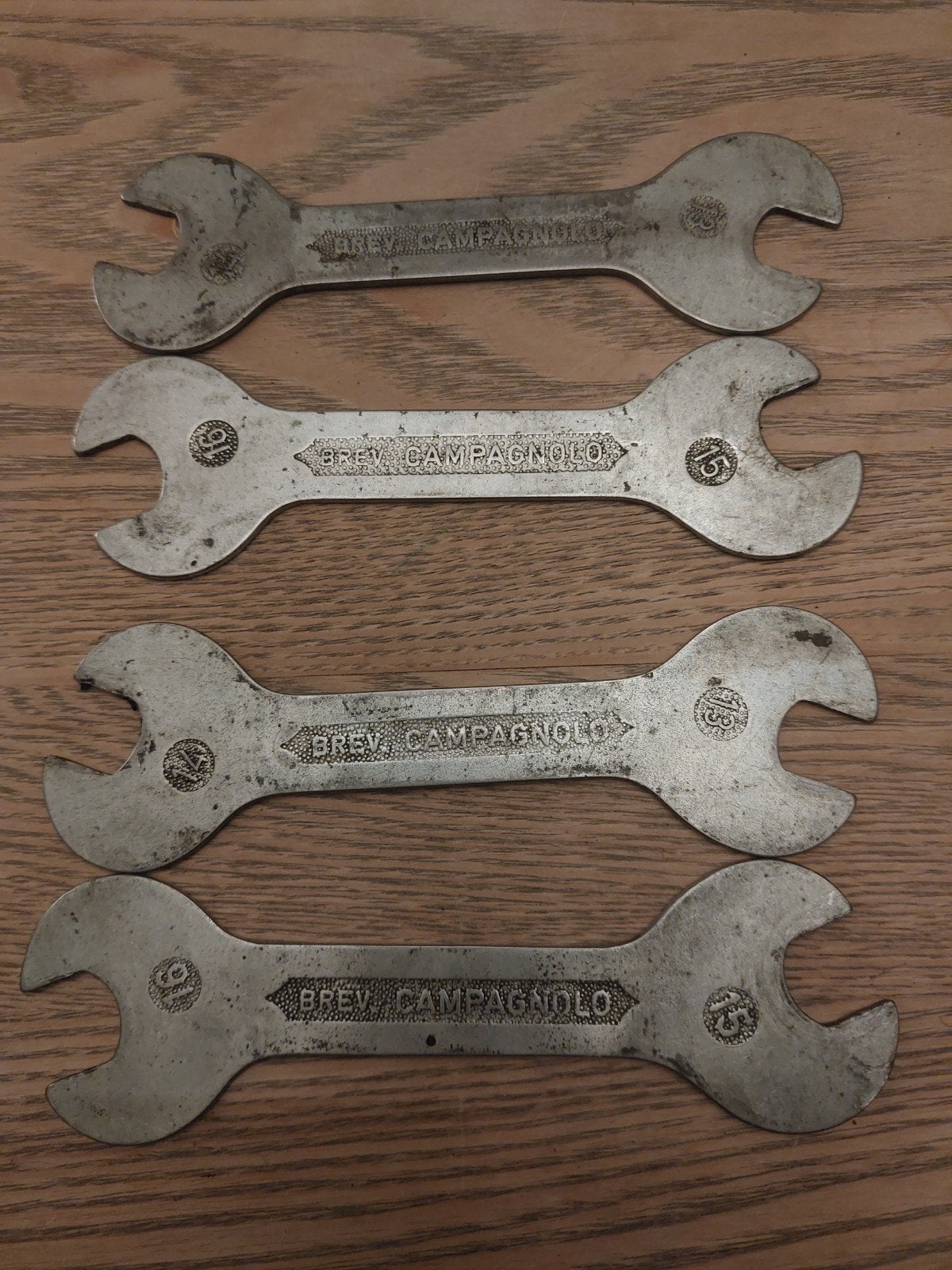 2 sets Campagnolo naaf sleutels 4 stuks, Fietsen en Brommers, Ophalen of Verzenden, Gebruikt, Wielgereedschap