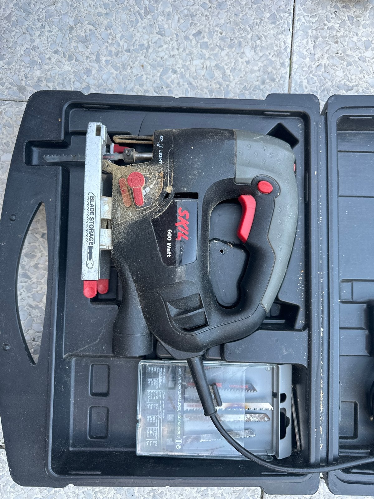 Skil Decoupeerzaag 600 Watt met Koffer en Zaagjes, Ophalen, Gebruikt, Decoupeerzaag, 600 tot 1200 watt