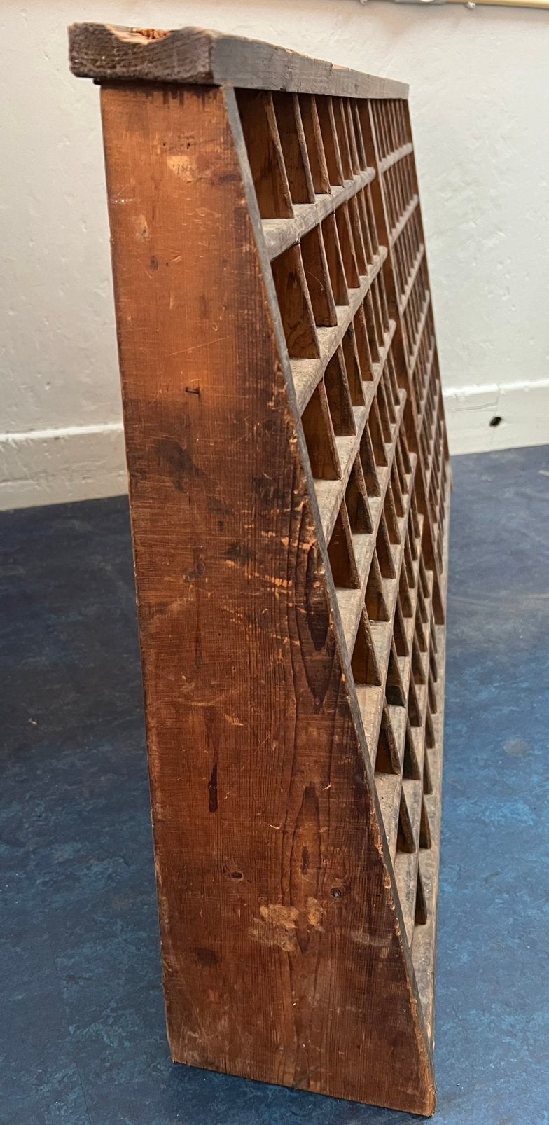 ZELDZAAM - 128 Vakjes Antieke Houten Industriële VAKKENKAST, Ophalen, Gebruikt, 100 tot 150 cm, Minder dan 25 cm