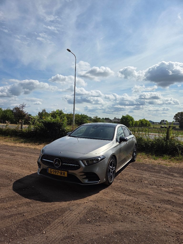 Mercedes-Benz A-Klasse A 180 136pk 7G-DCT 2019 Grijs, Auto's, 136 pk, 4 cilinders, Origineel Nederlands, Particulier