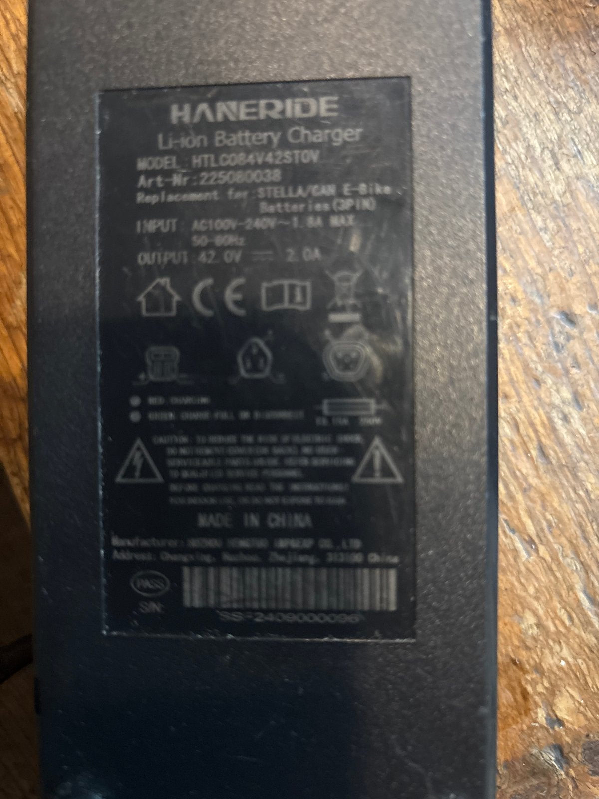 Haneride E-bike oplader 42V 2.0A voor Stella/Giant, Fietsen en Brommers, Fietsaccessoires | Fietsaccu's, Ophalen of Verzenden