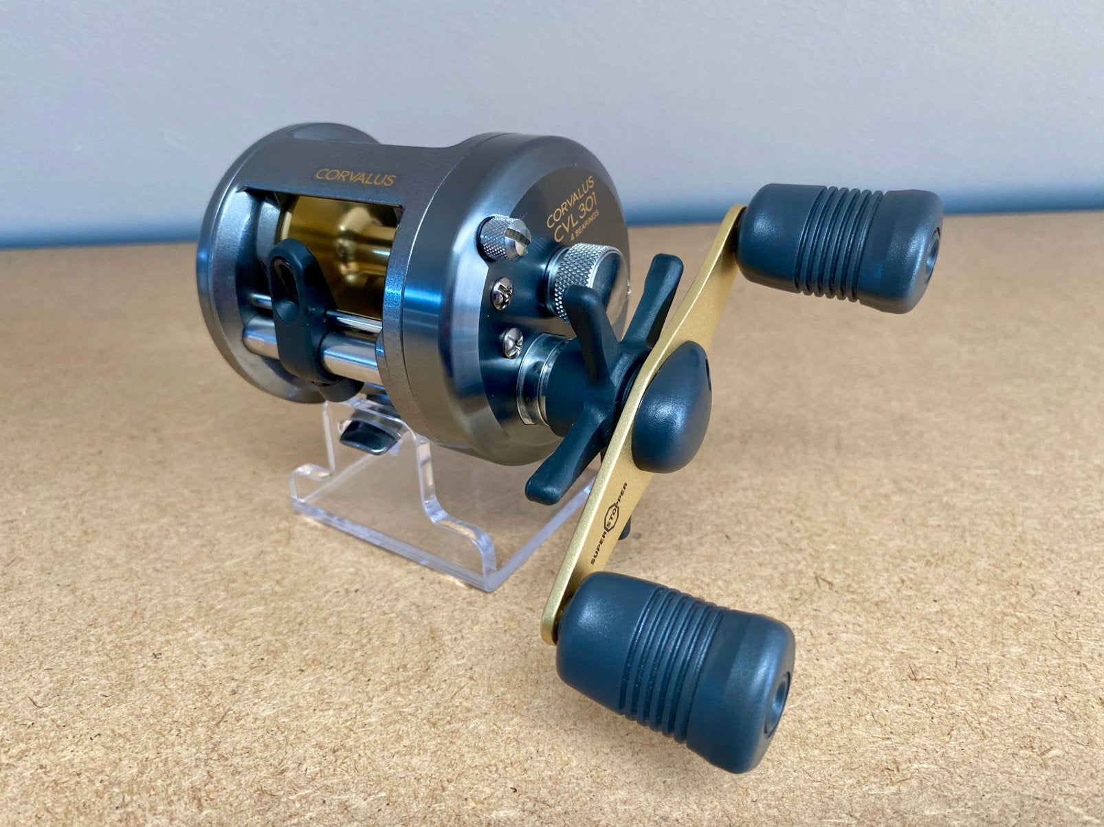 Shimano Corvalus 301 LH reel - NIEUW, Watersport en Boten, Hengelsport | Roofvissen, Ophalen of Verzenden, Nieuw, Molen