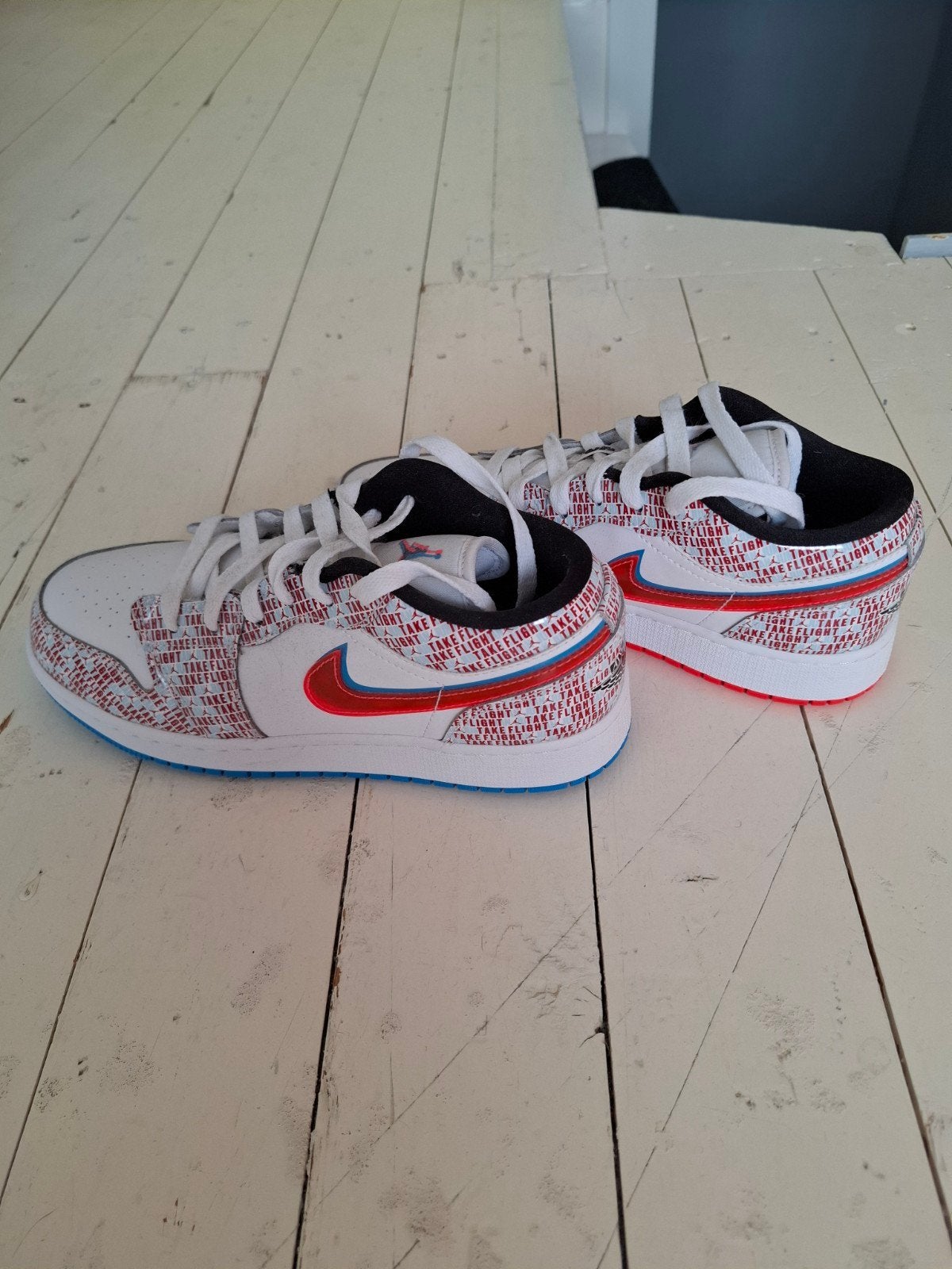 Jordan 1 Low SE Take Flight - Maat 38 - Zo goed als nieuw, Wit, Ophalen of Verzenden, Jordan, Sneakers of Gympen