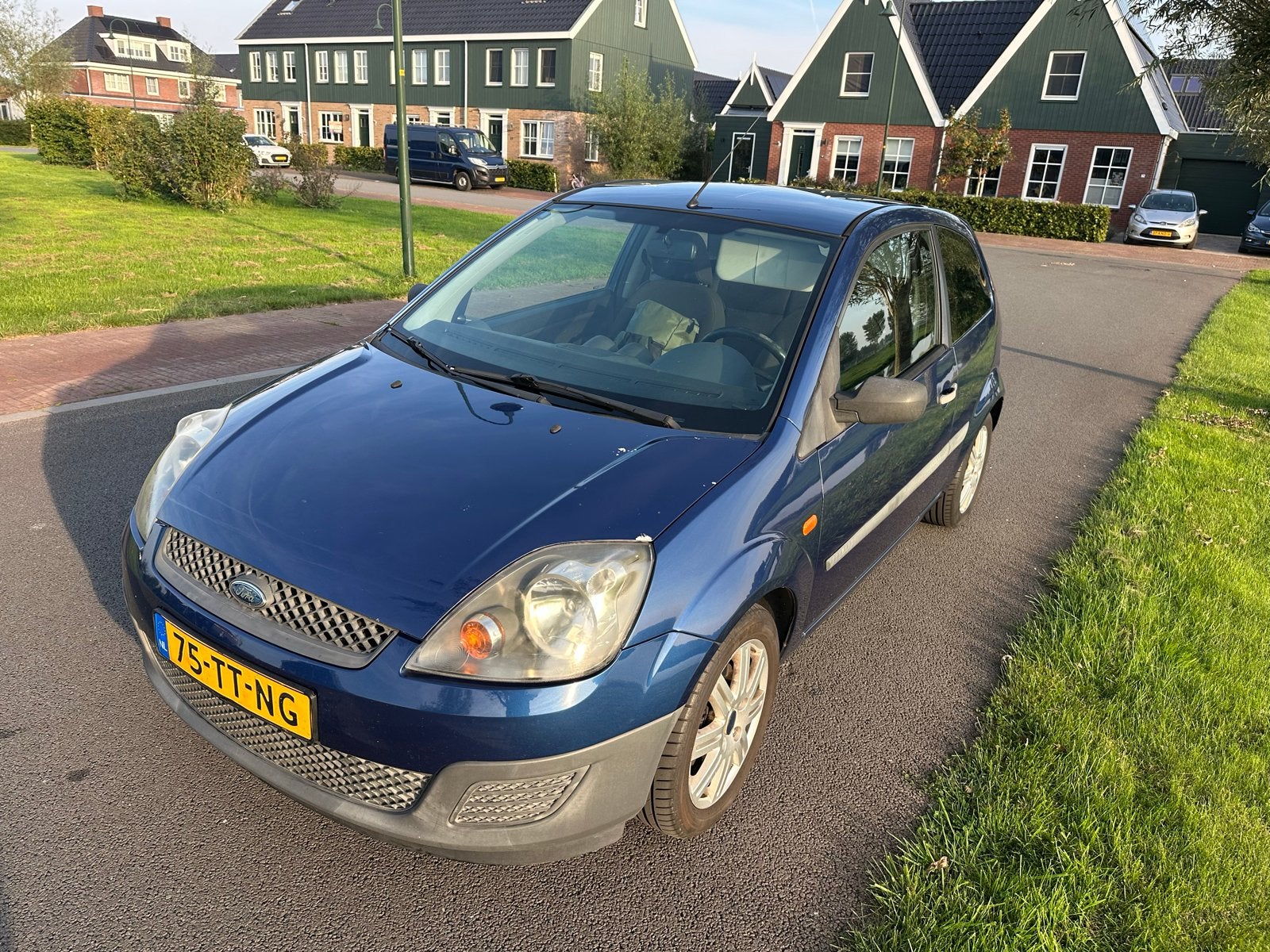 Ford Fiësta 1.3 8V 3DR 2007 Blauw, Auto's, 1299 cc, Stof, 40 €/maand, Zwart