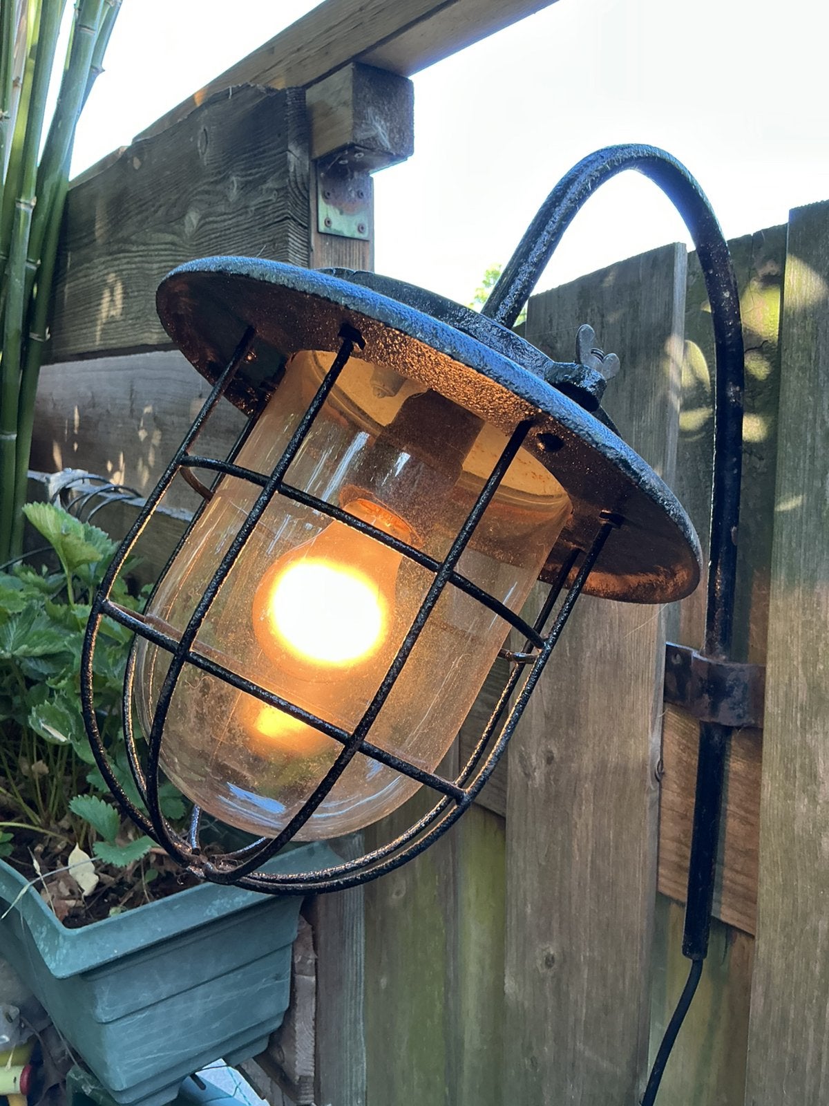 robuuste buitenlamp/stallamp, Gebruikt, Wandlamp, Ophalen of Verzenden, Netvoeding