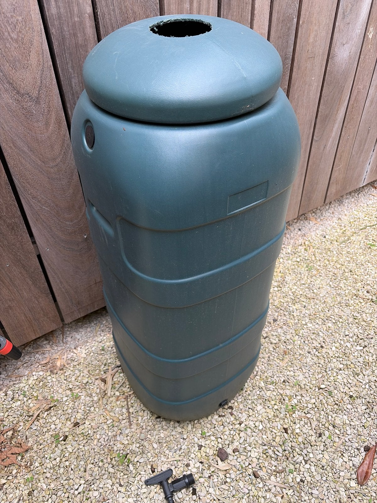 Regenton 150L met kraantje - Zo goed als nieuw, Ophalen, Kunststof, Met kraantje, 75 tot 150 liter