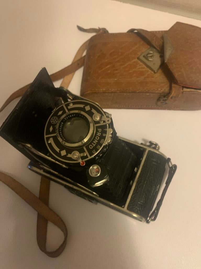 Vintage Camera met lederen tas, Audio, Tv en Foto, Fotocamera's Analoog, Ophalen of Verzenden, Gebruikt, Compact, Overige Merken