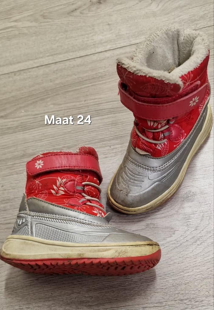 Leuke snowboots maat 24 voor meisjes, Kinderen en Baby's, Babykleding | Schoentjes en Sokjes, Gebruikt, Meisje, Laarsjes, Ophalen of Verzenden