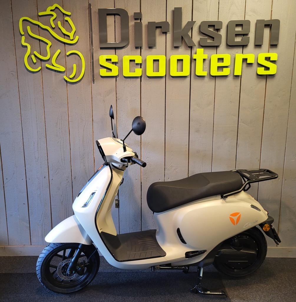 Yadea Owin – Stijlvol, slim en 100% elektrisch, Maximaal 45 km/u, Elektrisch, Nieuw, Ophalen of Verzenden
