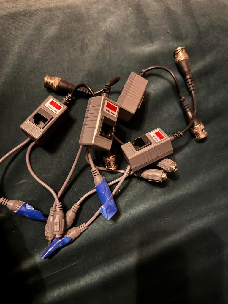 4x Video (+power) Baluns voor CCTV Camera's, Ophalen of Verzenden, Gebruikt, Binnencamera