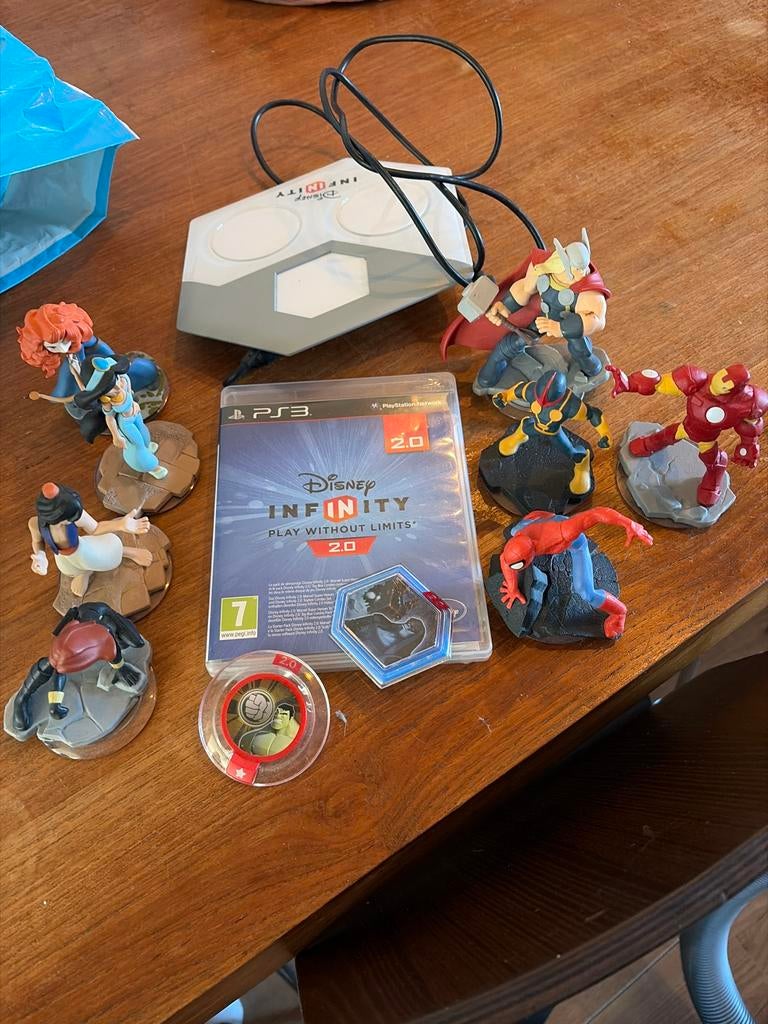 Disney Infinity 2.0 PS3 met Poppetjes, Spelcomputers en Games, Games | Overige, Avontuur en Actie, Gebruikt, 2 spelers, Eén computer