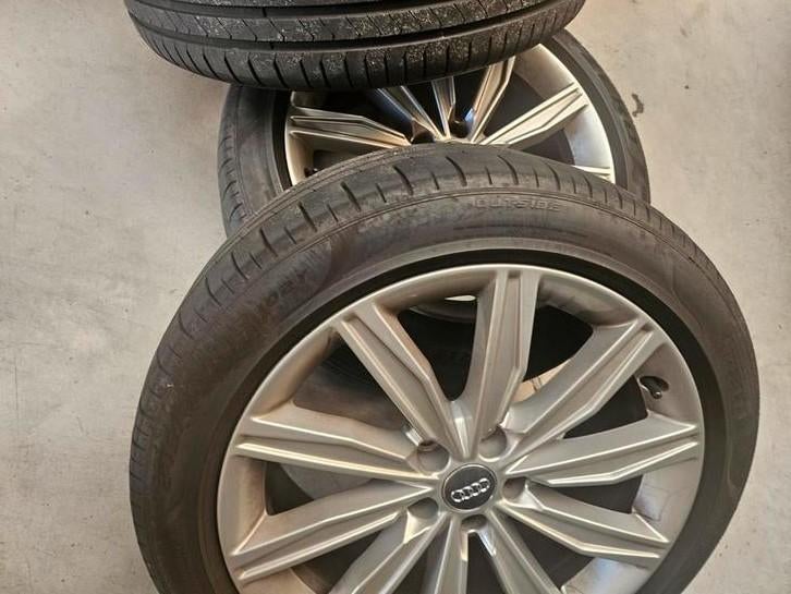 Originele Audi A6 C8 S-Line 19 inch velgen +banden 4K0601025, Banden en Velgen, Zomerbanden, Ophalen, 19 inch