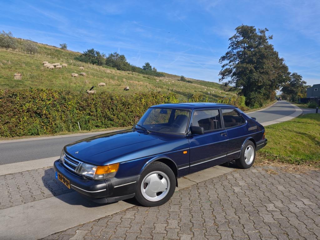 Saab 900 2.0I Forty 1990 Blauw - Special Edition!, Auto's, Saab, Voorwielaandrijving, Beige, 4 cilinders, Blauw