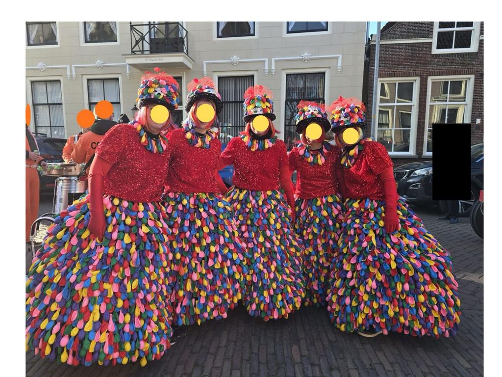 Carnavals loopgroep 5 pers. ballonnen rok compleet, Ophalen, Zo goed als nieuw, Carnaval, Kleding