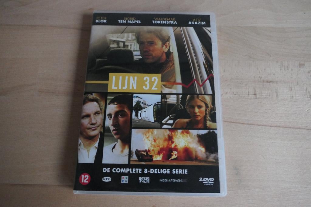 dvd s  lijn 32 de complete 8 delige serie, Vanaf 12 jaar, Ophalen of Verzenden, Zo goed als nieuw, Actie en Avontuur