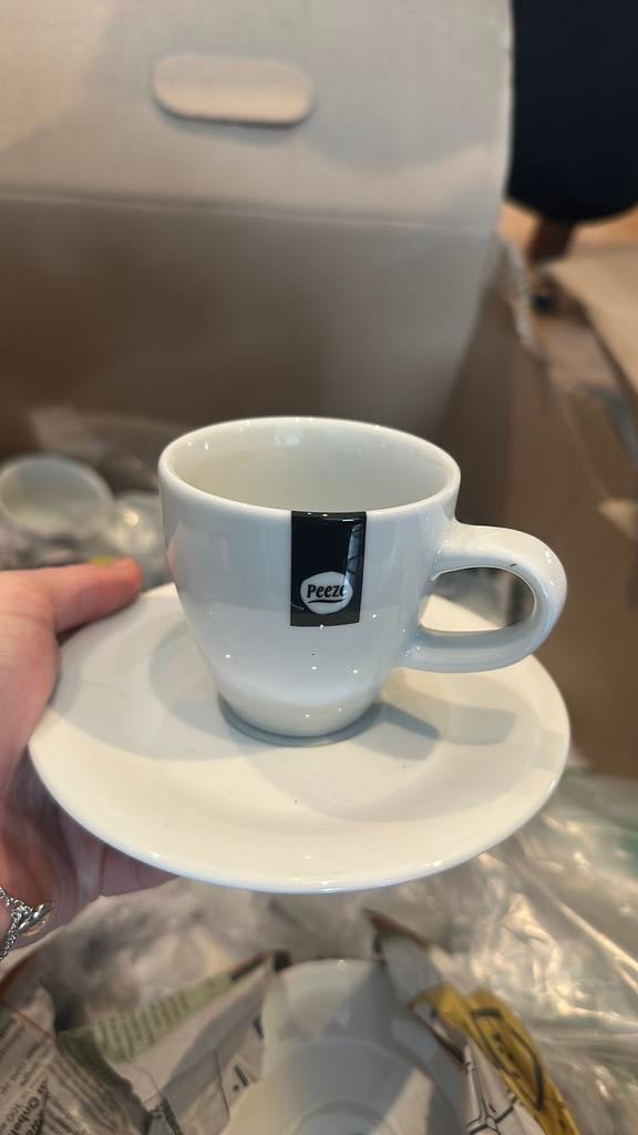 Partij compleet Peeze servies, Ophalen, Zo goed als nieuw, Porselein, Kop en/of schotel