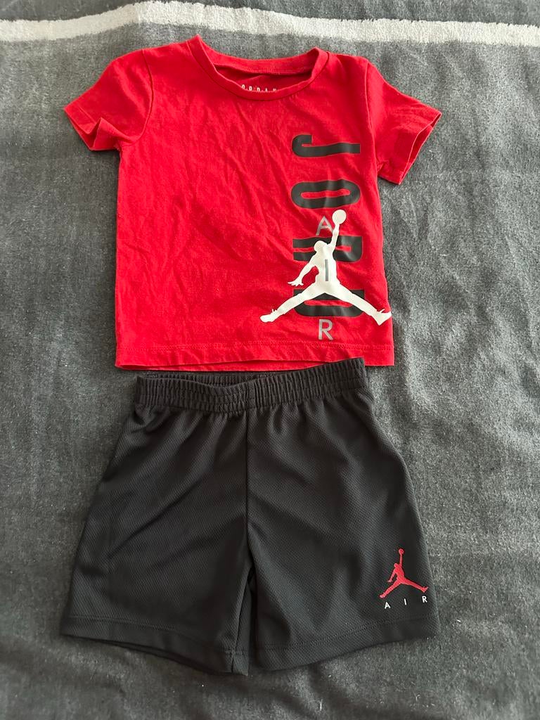 Nike Jordan Tweedelig Setje - 24 Maanden, Ophalen of Verzenden, Zo goed als nieuw, Overige maten