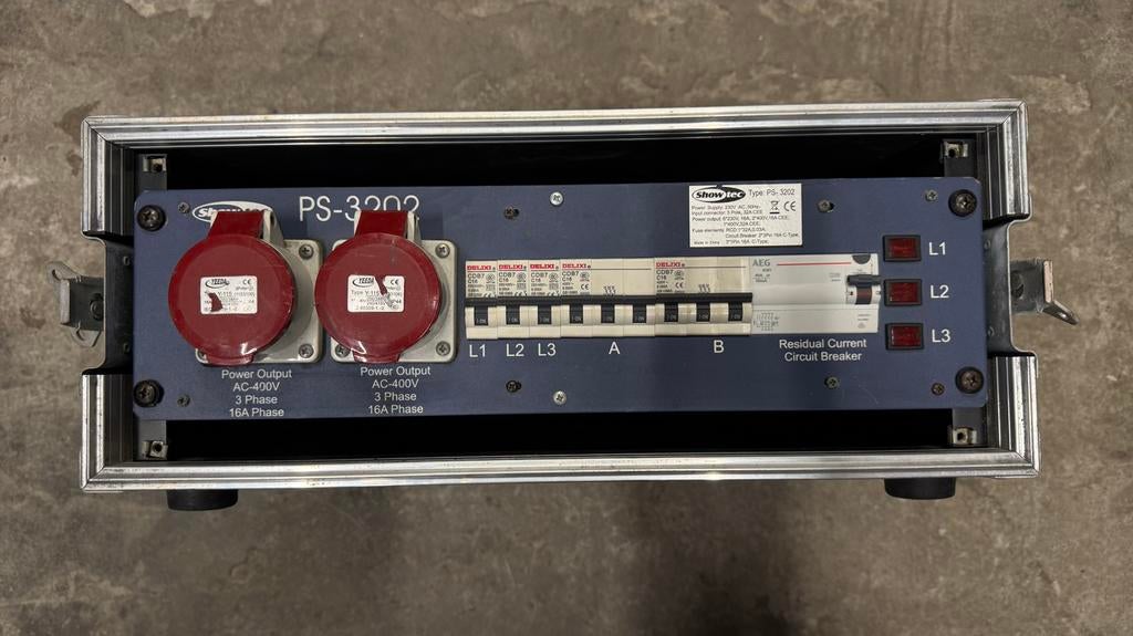 Showtec PS-3202 in 19 inch flightcase, Ophalen of Verzenden, Gebruikt, Licht
