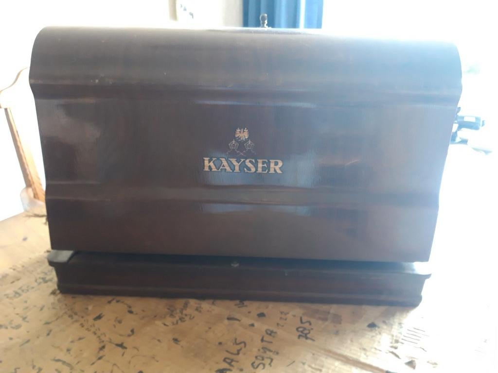 Hand Naaimachine met Extra's, Ophalen