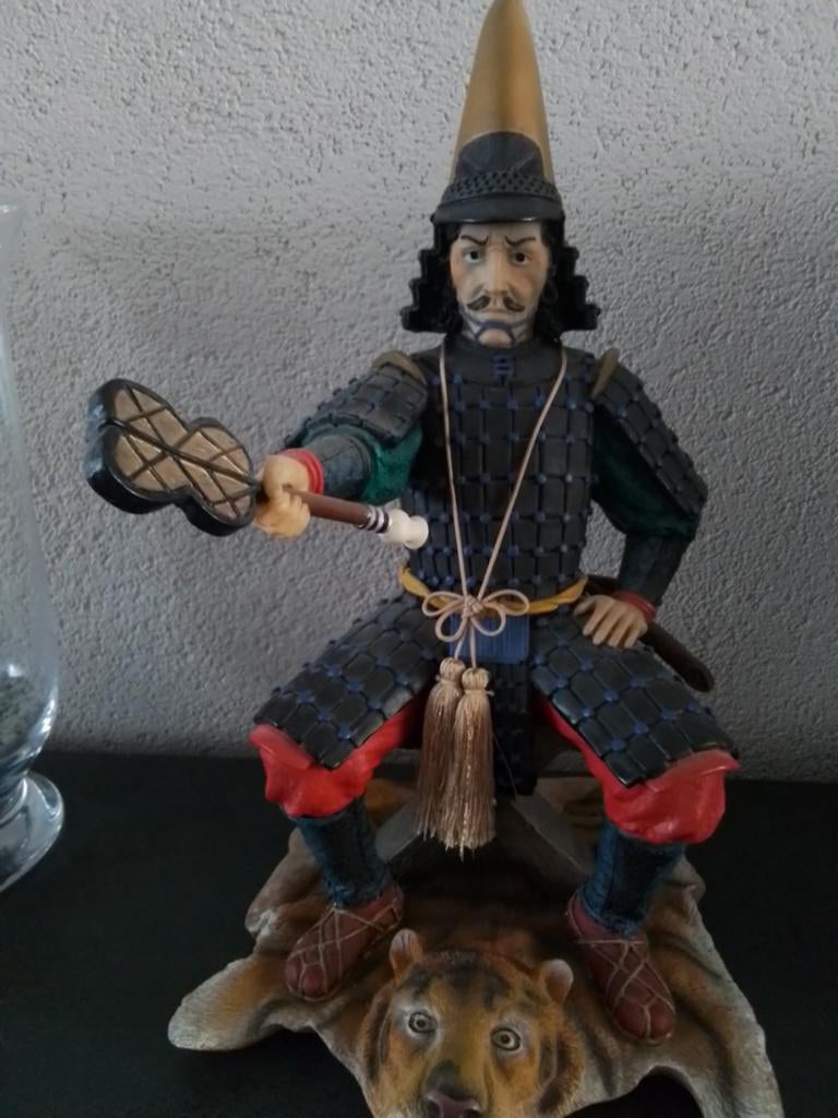 Samoerai op troon, Ophalen of Verzenden, Zo goed als nieuw, Dier