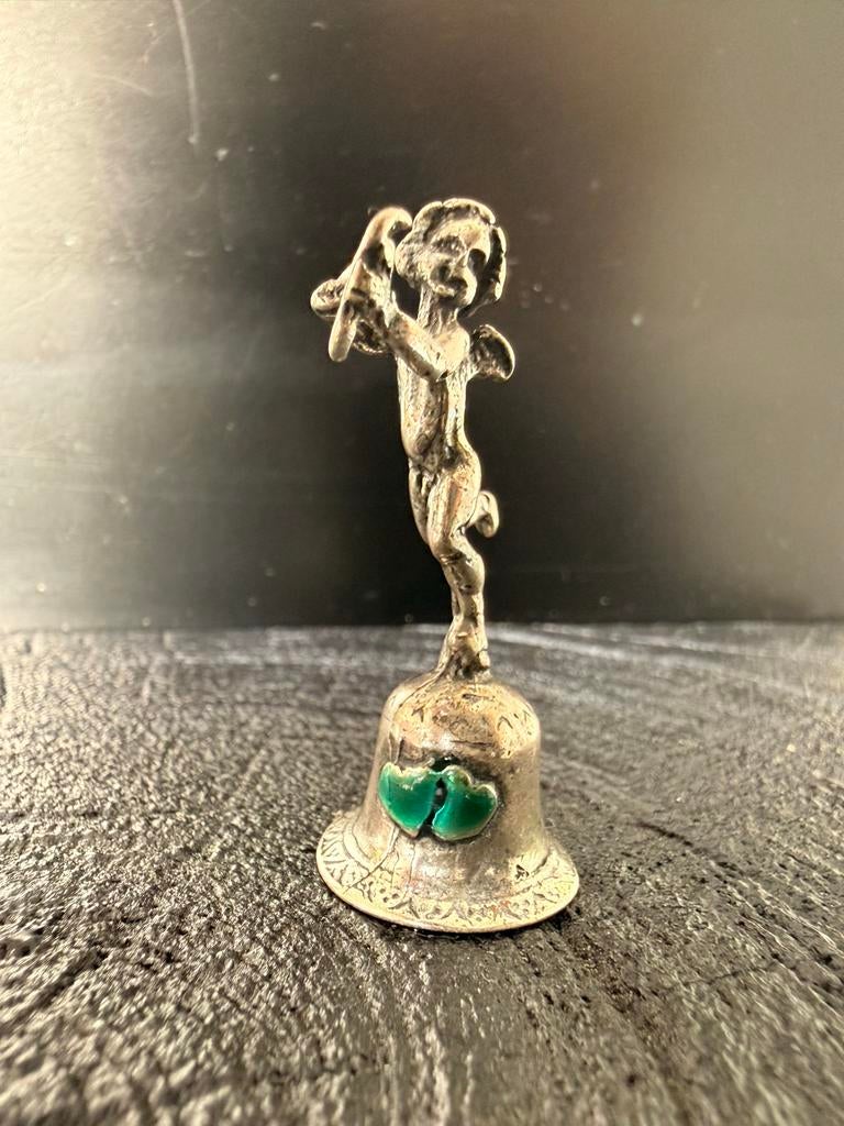 Zilveren belletje met Cupido en emaille hartjes, Verzenden, Zilver