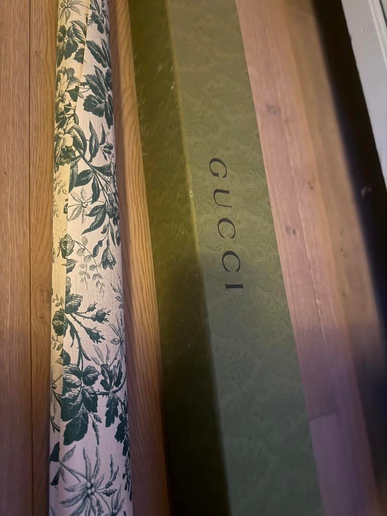 Gucci behang restant, Huis en Inrichting, Ophalen, Minder dan 10 m²