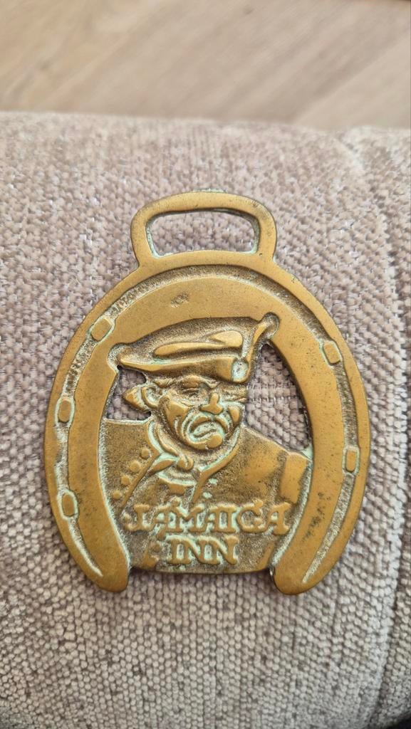 Jamaica Inn Paarden Brass, Ophalen