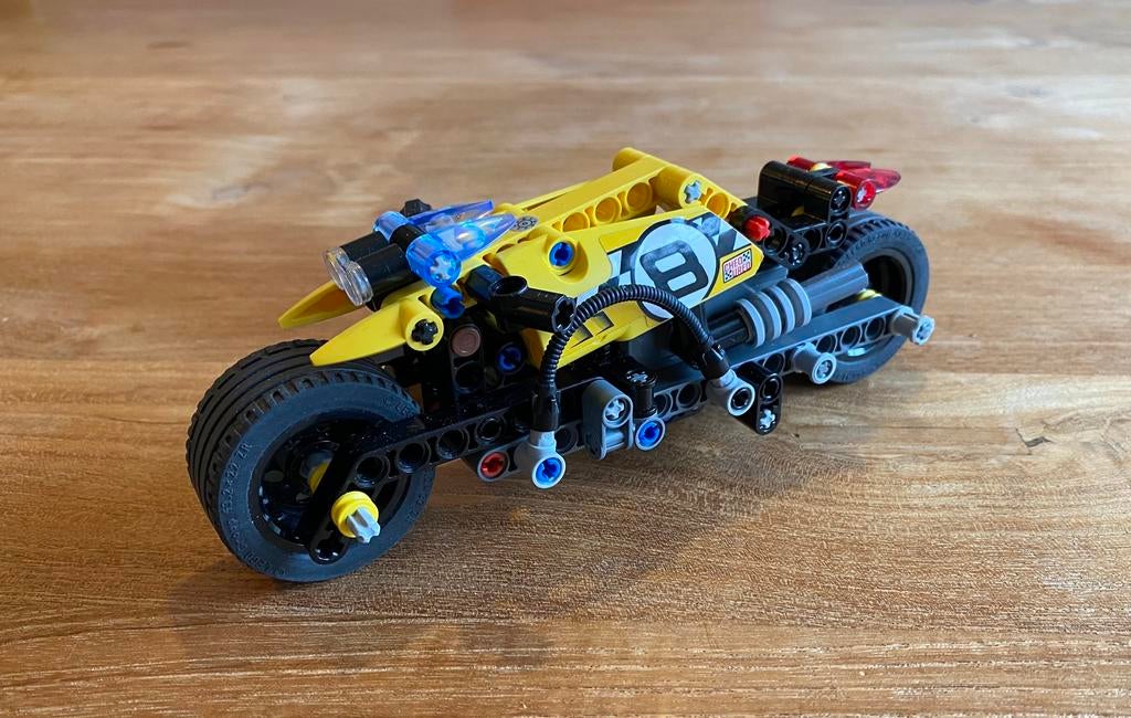 42058 Technic pullback stuntmotor, Ophalen of Verzenden, Gebruikt