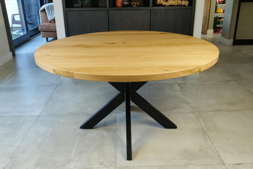 Nieuwe mooie rustieke eiken ronde tafels 140cm., Huis en Inrichting, Tafels | Eettafels, Rond, Nieuw, Ophalen of Verzenden, Vijf personen of meer