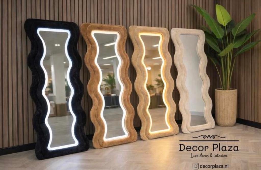 Nieuwe Fluffy Teddy Spiegels Met Verlichting Superzacht!, Nieuw, Ophalen of Verzenden, Overige vormen, 150 tot 200 cm