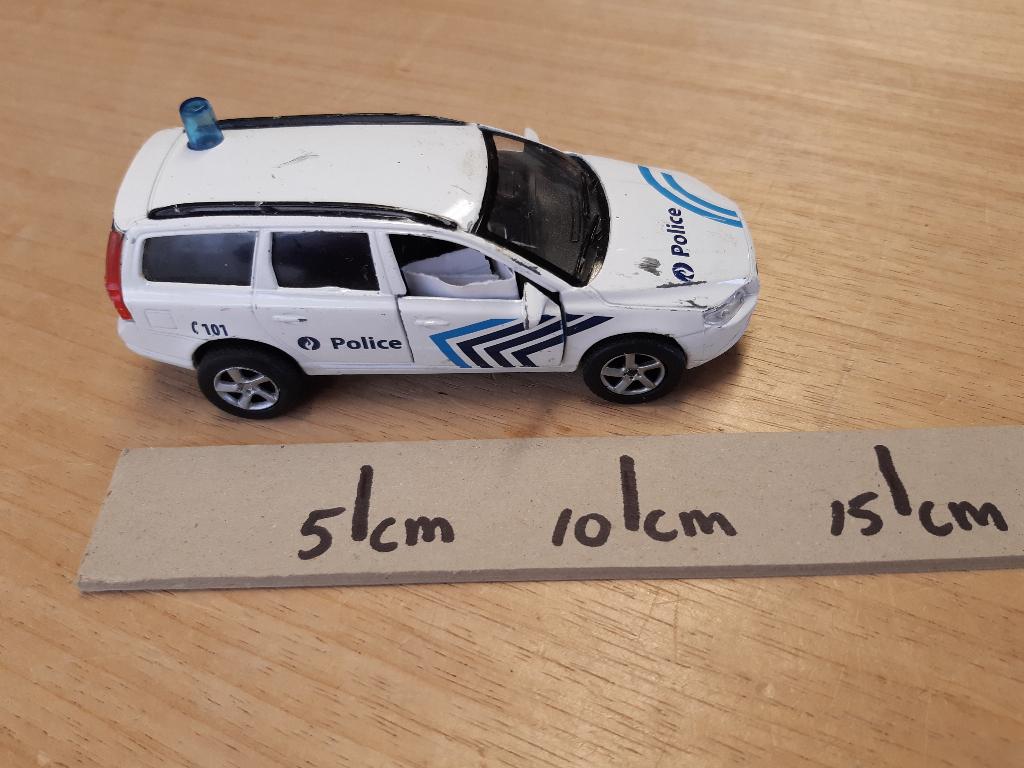 Modelauto Volvo V70 Politie 13 cm 1:36 PBS Wit, Ophalen of Verzenden, Gebruikt, Auto, Overige merken