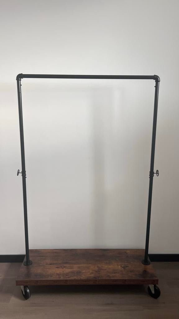 Rustiek kledingrek industrieel design - 90kg draagkracht, Ophalen of Verzenden, Met wielen, Zo goed als nieuw
