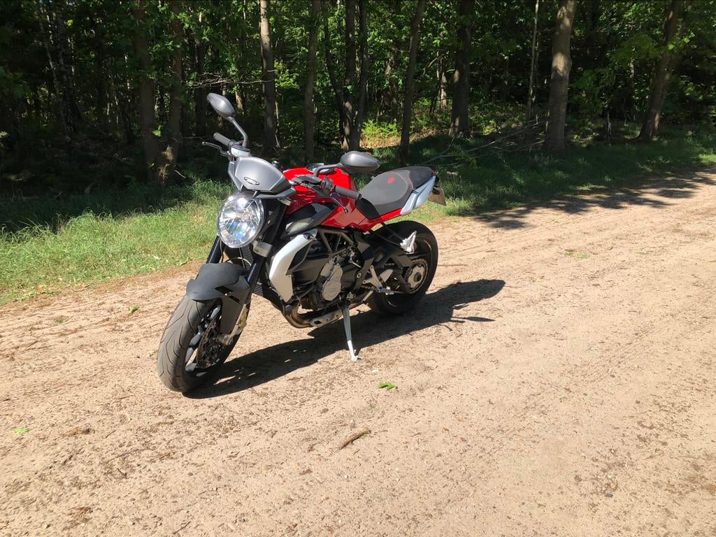 Mv agusta brutale 675, Motoren, Motoren | MV Agusta, 675 cc, 3 cilinders, Particulier, Meer dan 35 kW
