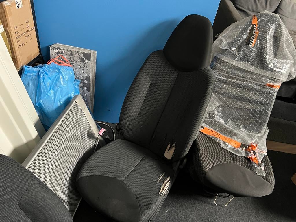 Toyota Aygo bestuurdersstoel met schade stoel rechts, Auto-onderdelen, Interieur en Bekleding, Ophalen, Toyota