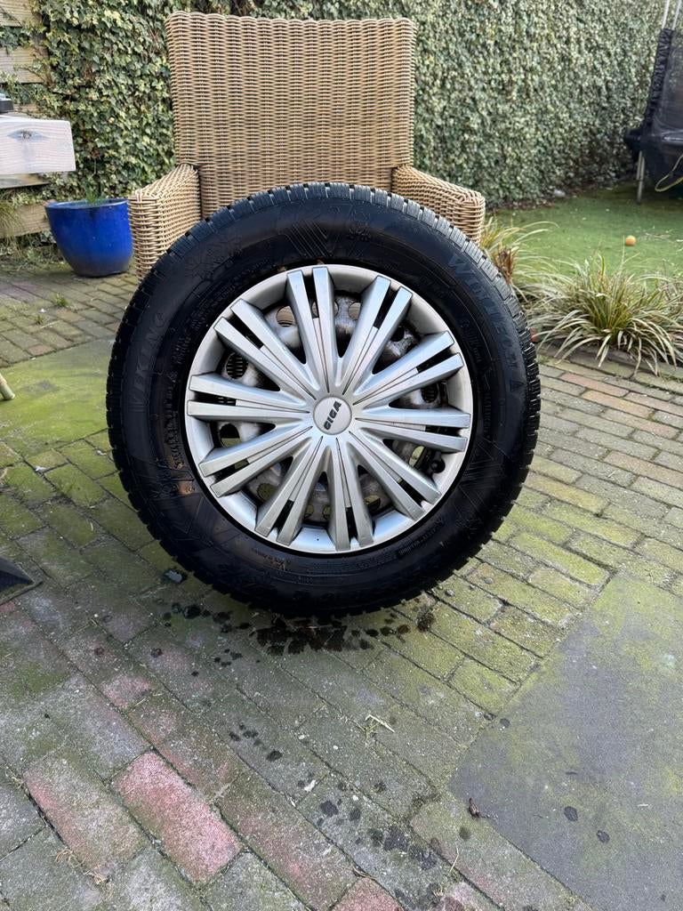 Winterbanden 215/65 R16 - Zo goed als nieuw!, Auto-onderdelen, Banden en Velgen, Ophalen, 16 inch, Winterbanden, Band(en)