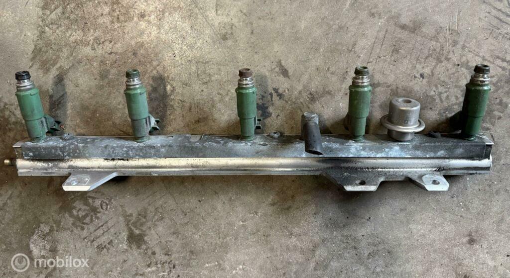 Injectiegalerij Volvo V70 II ('00-'08) 9202710, Auto-onderdelen, Brandstofsystemen, Volvo, Gebruikt, Ophalen of Verzenden