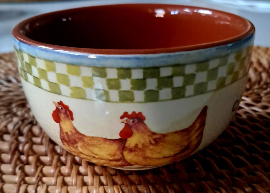 Jet ter Steege schaaltje met kippen chicken festival, Ophalen of Verzenden, Overige stijlen, Aardewerk, Schaal of Schalen