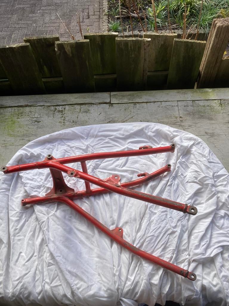 Honda cr sub frame 88,89, Motoren, Verzenden