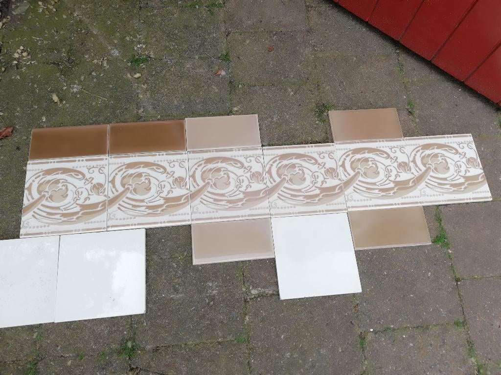 52 art nouveau randtegels met beige / taupe afbeelding, Ophalen