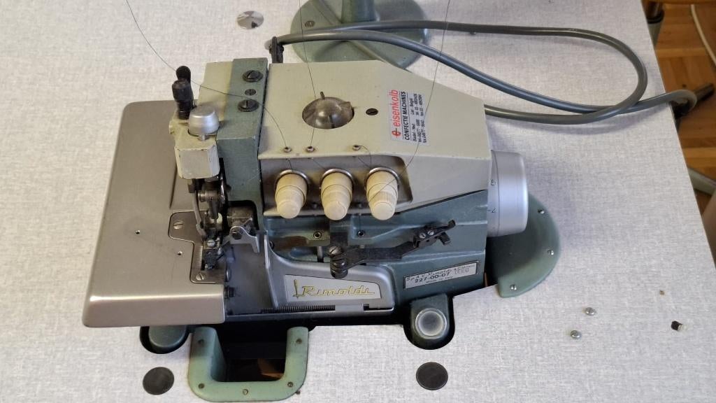 overlock naaimachine professioneel gebruik, Gebruikt, Lockmachine, Industrieel, Ophalen