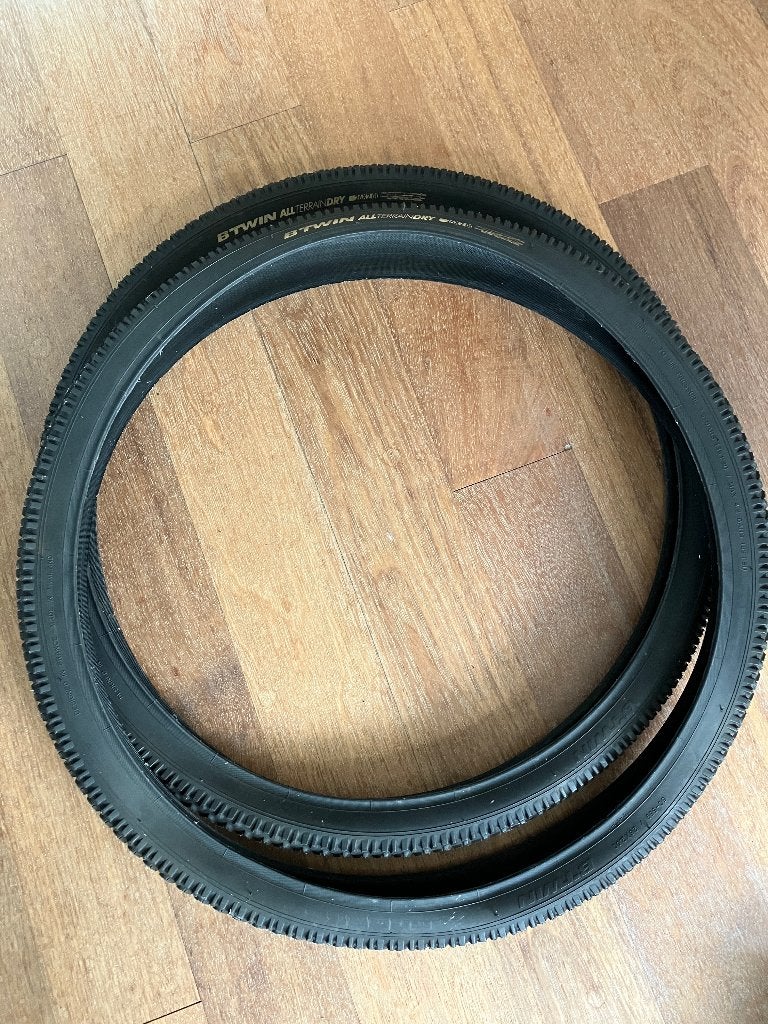 BTWIN All Terrain dry buitenband 26", Ophalen, Zo goed als nieuw, Overige merken