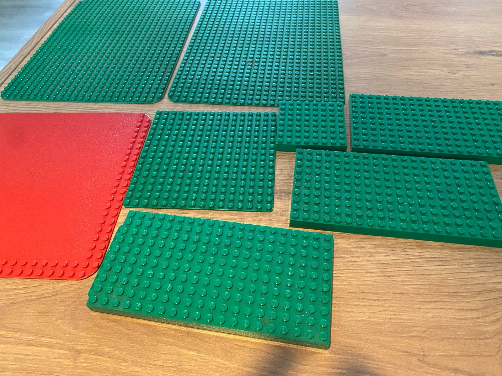 Lego grondplaten - groen en rood, Ophalen of Verzenden, Gebruikt, Grondplaat, Lego