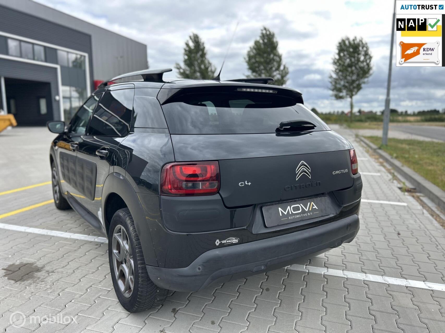 Citroen C4 Cactus 1.2 e-THP Shine|APK|CRUISE CONT|AIRCO|NAVI, Voorwielaandrijving, 1199 cc, 995 kg, Bedrijf