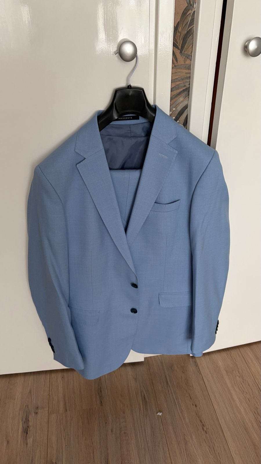 Modern lichtblauw kostuum - Maat 52, Kleding | Heren, Ophalen of Verzenden, Zo goed als nieuw, Maat 52/54 (L), Blauw