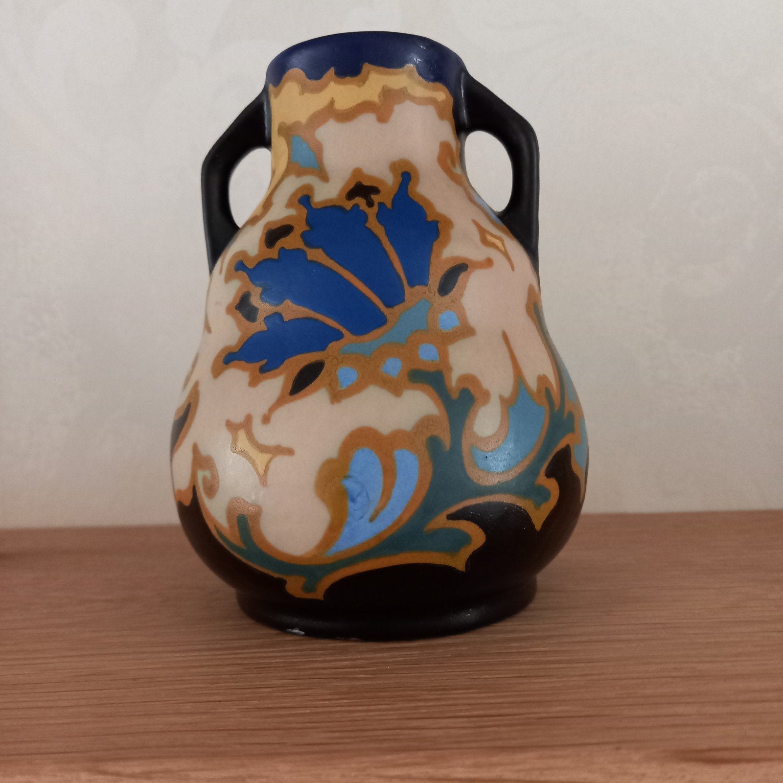 Antiek Regina Gouda Majolica Vaasje - Handgeschilderd, Ophalen of Verzenden