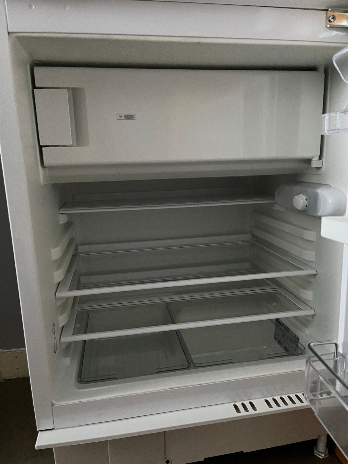 Compacte koelkast met vriesvak, Gebruikt, 75 tot 100 liter, 45 tot 60 cm, Met vriesvak