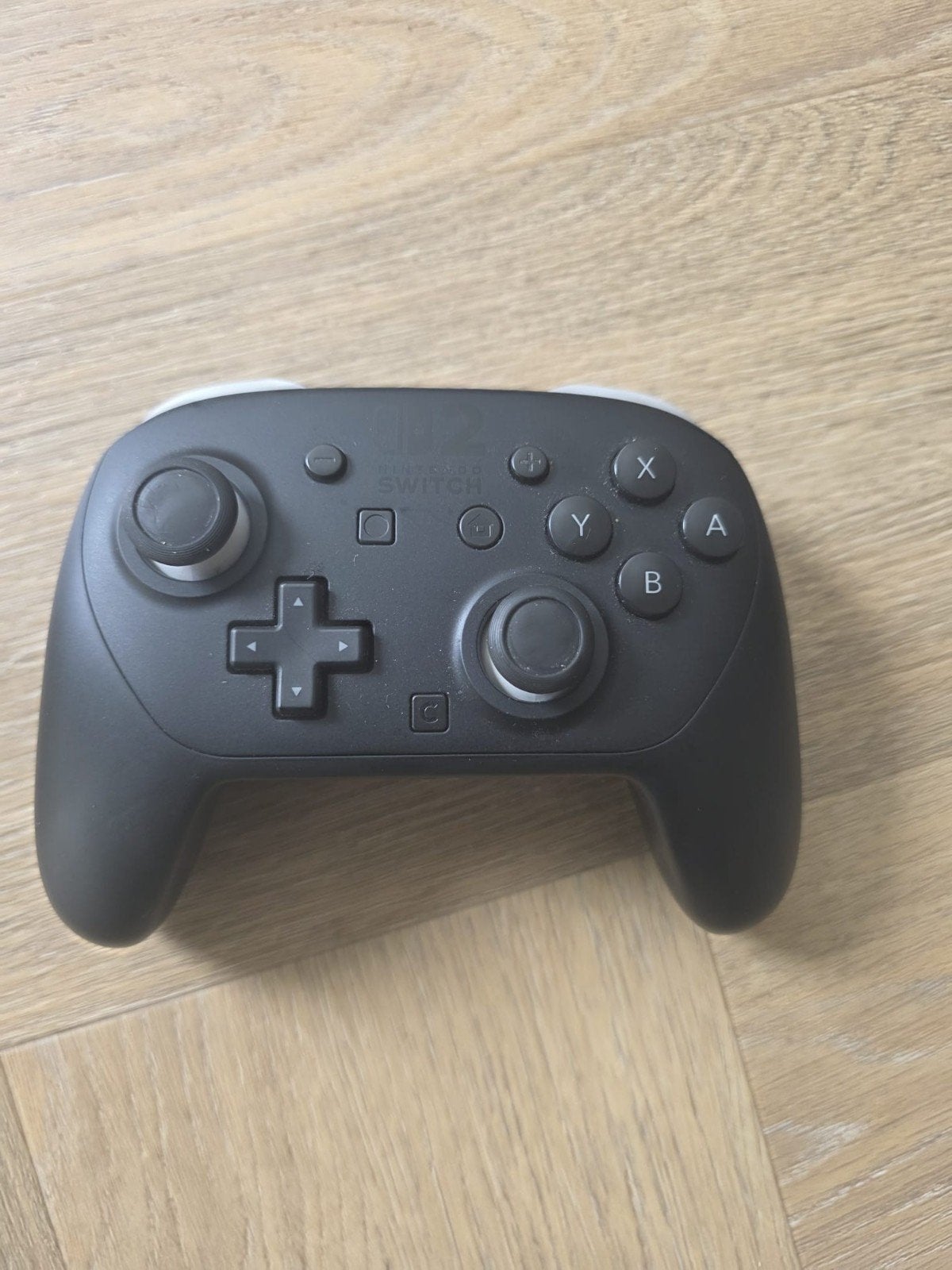 Nintendo Switch (2) Pro Controller, Spelcomputers en Games, Games | Nintendo Switch, Ophalen, Overige genres, 1 speler, Zo goed als nieuw
