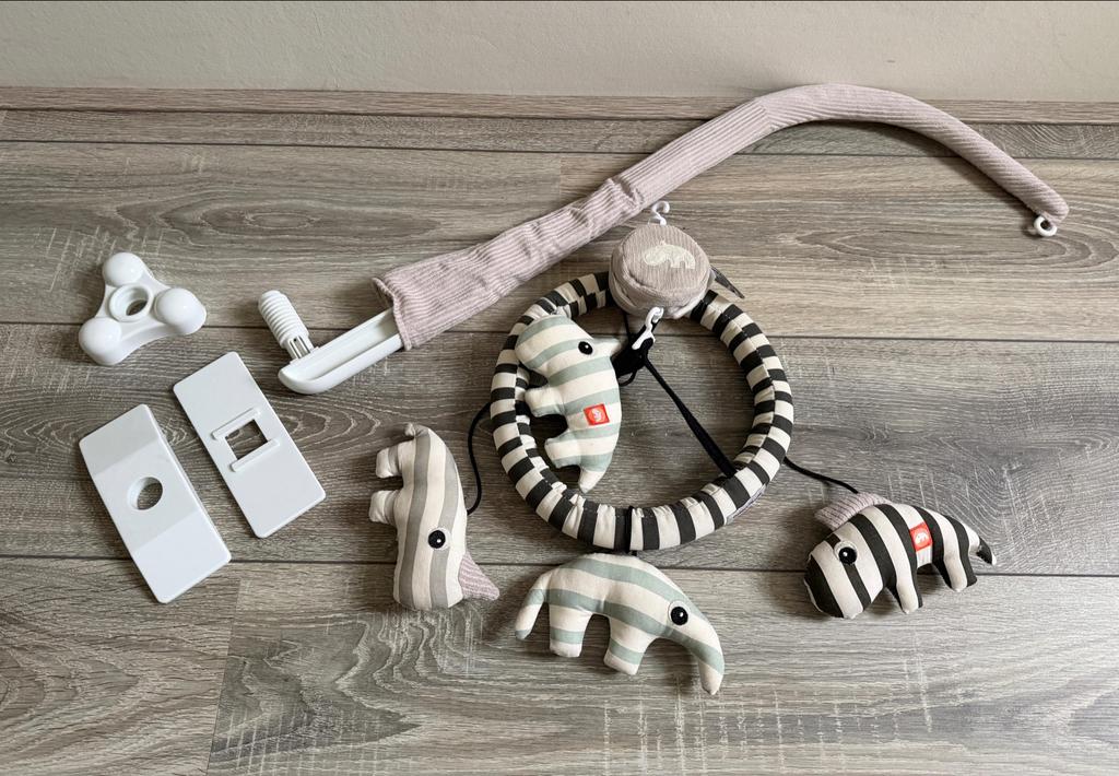 Done by Deer mobiel voor wieg z.g.a.n., Kinderen en Baby's, Ophalen, Zo goed als nieuw, Mobiel