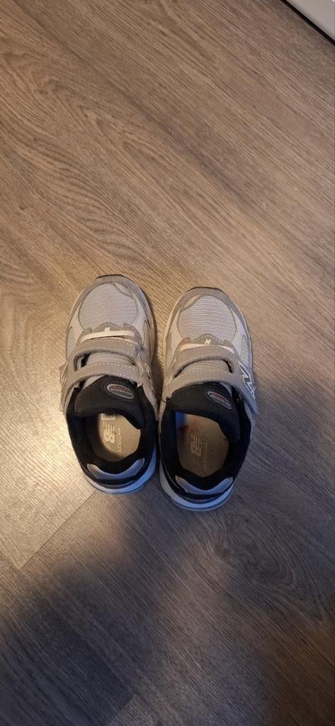 New Balance 2002R Kids Sneakers Grijs - EU 28, Kinderen en Baby's, Kinderkleding | Schoenen en Sokken, Ophalen of Verzenden